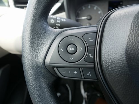 Used 2025 Toyota Corolla LE image 18