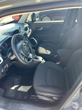 Used 2018 Jeep Renegade Latitude image 7
