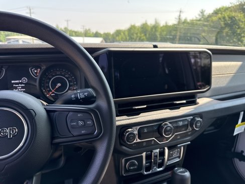 New 2025 Jeep Gladiator Sport image 16