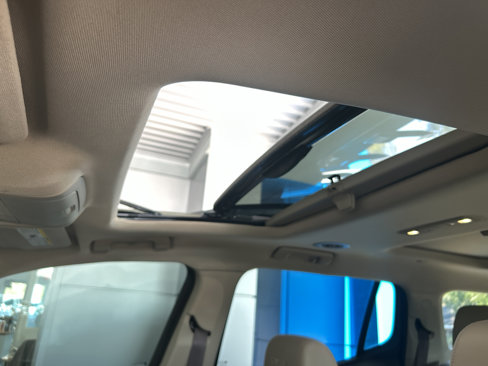 Used 2018 GMC Acadia Denali image 13
