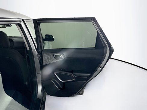 Used 2023 Kia Soul LX w/ LX Technology Package image 28
