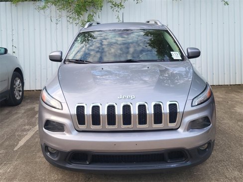 Used 2017 Jeep Cherokee Latitude image 2
