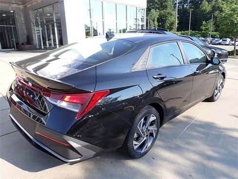 New 2025 Hyundai Elantra Sport image 2