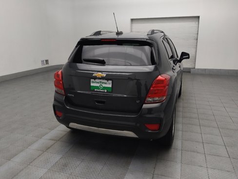 Used 2017 Chevrolet Trax LT w/ LT Convenience Package image 7