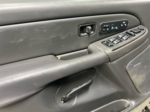 Used 2003 Chevrolet Avalanche 4x4 w/ Suspension Package, Off-Road image 19