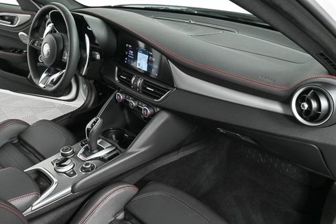 New 2025 Alfa Romeo Giulia w/ Driving Assist Package image 24