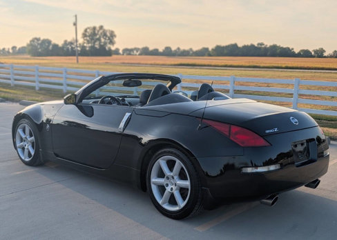 Used 2004 Nissan 350Z Touring image 10
