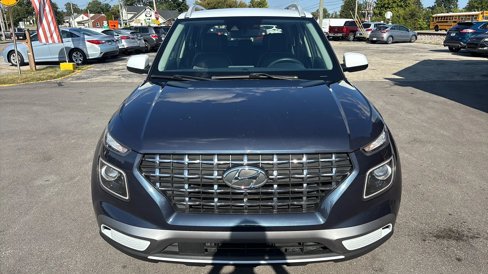 Used 2020 Hyundai Venue image 16