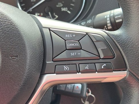 Used 2018 Nissan Rogue S image 28