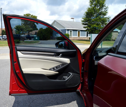Used 2019 Honda Accord LX image 12