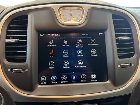 Used 2023 Chrysler 300 Touring L image 8