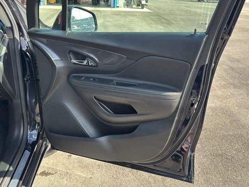 Used 2022 Buick Encore Preferred w/ Safety Package II image 22