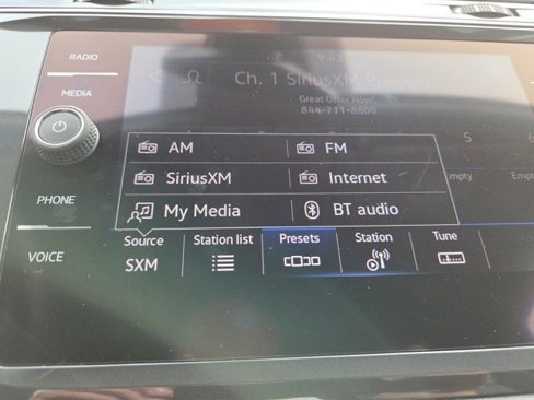 Used 2022 Volkswagen Tiguan SE image 15