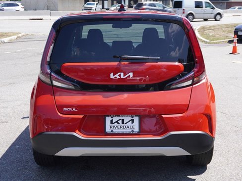 Used 2023 Kia Soul LX w/ LX Technology Package image 11