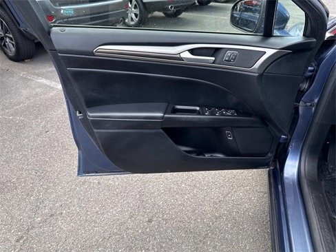 Used 2018 Ford Fusion SE w/ Equipment Group 602A image 13