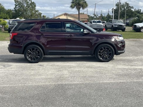 Used 2018 Ford Explorer XLT w/ Equipment Group 202A image 6