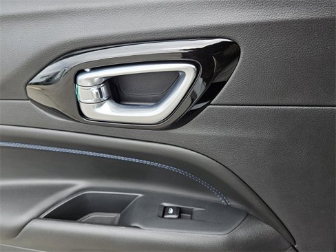 New 2026 Jeep Compass Latitude image 10