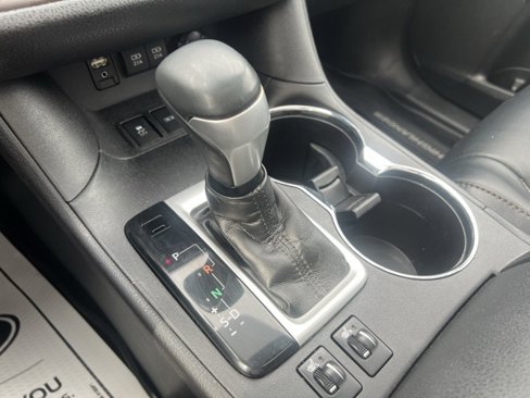 Used 2018 Toyota Highlander XLE image 23
