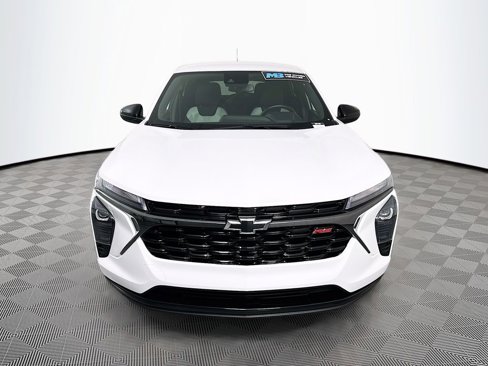 Used 2024 Chevrolet Trax RS image 2