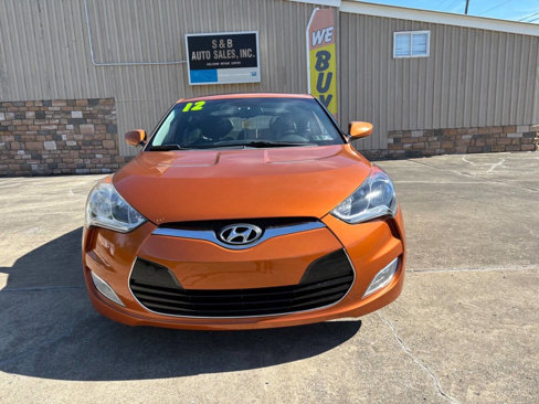 Used 2012 Hyundai Veloster w/ Style Pkg image 3