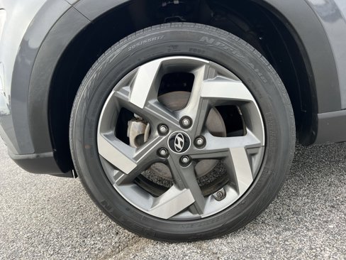 Used 2023 Hyundai Venue SEL image 12