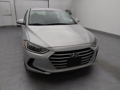 Used 2018 Hyundai Elantra SE w/ Cargo Package image 14