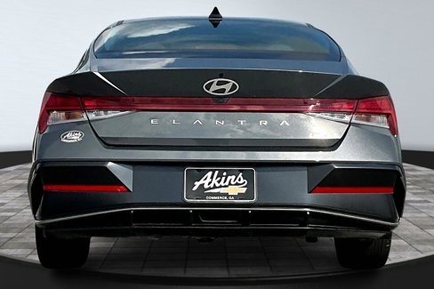 Used 2025 Hyundai Elantra Limited image 5