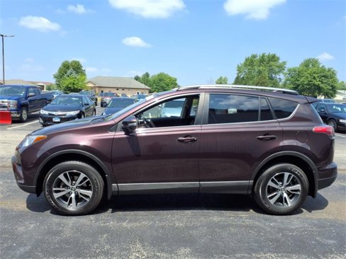 Used 2018 Toyota RAV4 XLE image 7