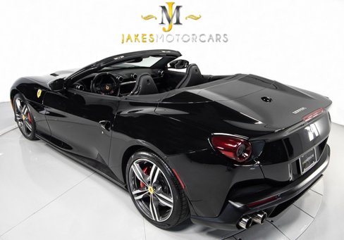 Used 2020 Ferrari Portofino image 7