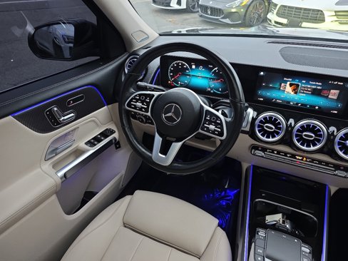 Used 2021 Mercedes-Benz GLB 250 4MATIC w/ Premium Package image 54