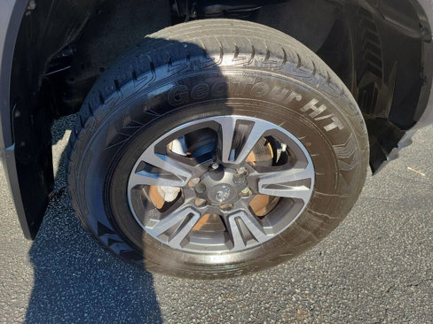 Used 2018 Toyota Tacoma TRD Sport image 10
