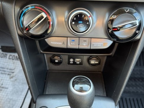 Used 2021 Hyundai Kona SE image 18