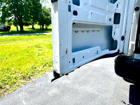 Used 2014 Chevrolet Express 2500 image 22