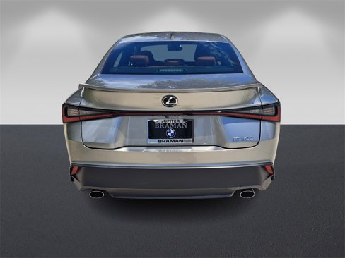 Used 2022 Lexus IS 300 image 4