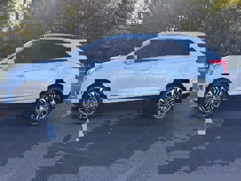 Used 2019 Cadillac XT5 Luxury image 2