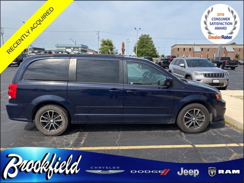 Used 2016 Dodge Grand Caravan R/T image 3