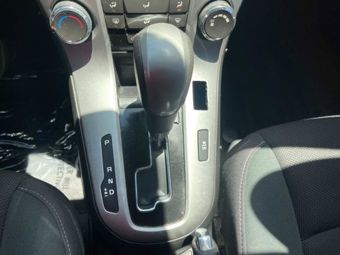 Used 2012 Chevrolet Cruze LT image 19