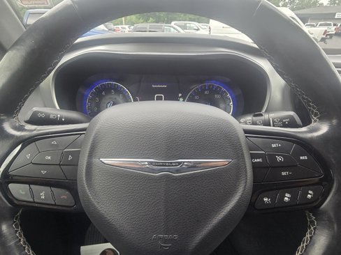 Used 2019 Chrysler Pacifica Touring-L Plus w/ Advanced Safetytec Group image 15
