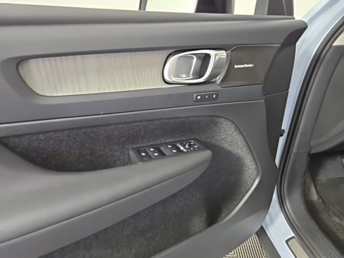 Certified 2024 Volvo XC40 B5 Plus w/ Climate Package image 20