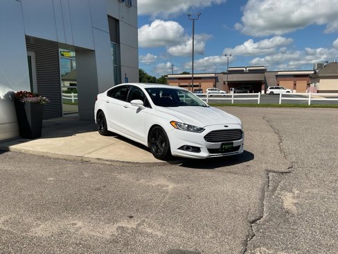 Used 2016 Ford Fusion SE w/ Equipment Group 201A image 8