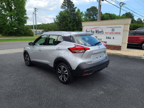 Used 2019 Nissan Kicks SV image 5