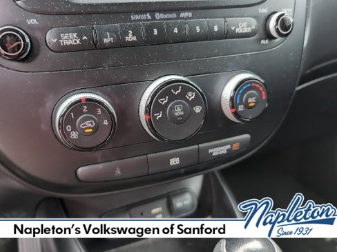 Used 2015 Kia Soul + image 14