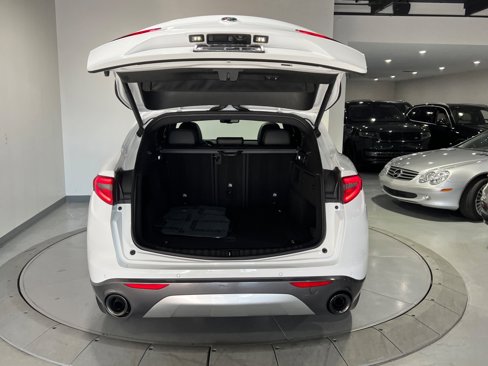Used 2022 Alfa Romeo Stelvio Ti image 17