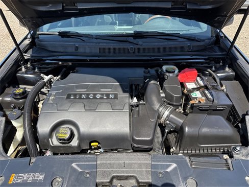 Used 2014 Lincoln MKS w/ Equipment Group 101A image 27