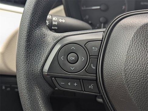 Used 2025 Toyota Corolla LE image 26