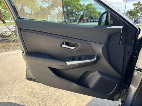 Used 2023 Nissan Sentra SR w/ Trunk Package image 22
