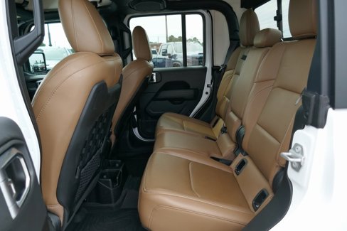 Used 2023 Jeep Gladiator Rubicon w/ Cold Weather Group image 17