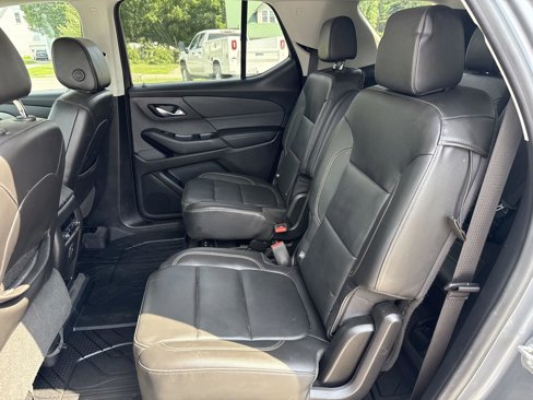 Used 2020 Chevrolet Traverse LT image 12