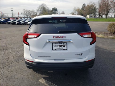 Used 2024 GMC Terrain SLE image 5