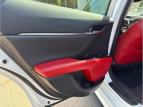 Used 2020 Toyota Camry XSE image 9